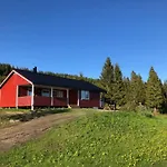 Nyrestaurert Og Koselig Ved Skjelbredvatnet. Vakantiehuis *