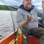 Nyrestaurert Og Koselig Ved Skjelbredvatnet. * Sandvika (Lierne)