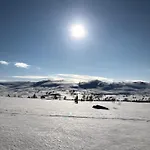 Nyrestaurert Og Koselig Ved Skjelbredvatnet.