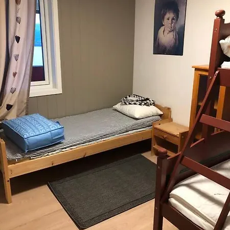 Ferienhaus Nyrestaurert Og Koselig Ved Skjelbredvatnet. *