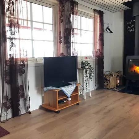 Nyrestaurert Og Koselig Ved Skjelbredvatnet. Ferienhaus *