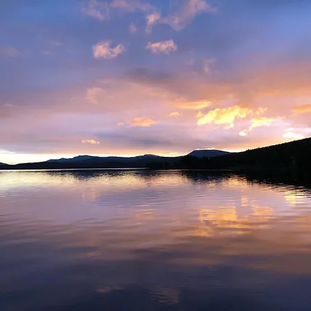 Vakantiehuis Nyrestaurert Og Koselig Ved Skjelbredvatnet. Sandvika (Lierne)