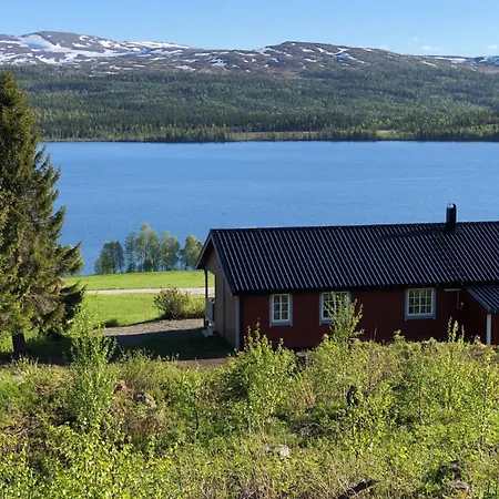 Nyrestaurert Og Koselig Ved Skjelbredvatnet. Sandvika (Lierne)