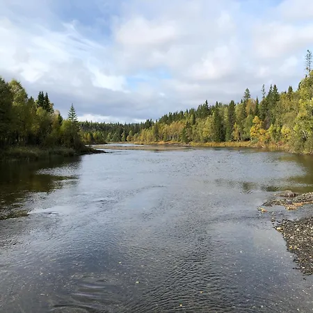 Nyrestaurert Og Koselig Ved Skjelbredvatnet. Vakantiehuis *