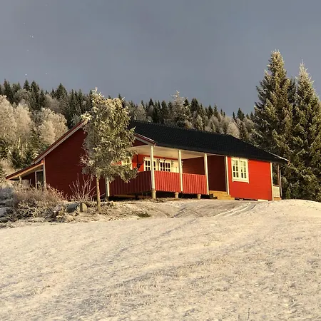 Nyrestaurert Og Koselig Ved Skjelbredvatnet. *