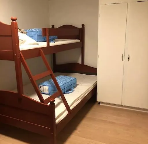 Nyrestaurert Og Koselig Ved Skjelbredvatnet. *