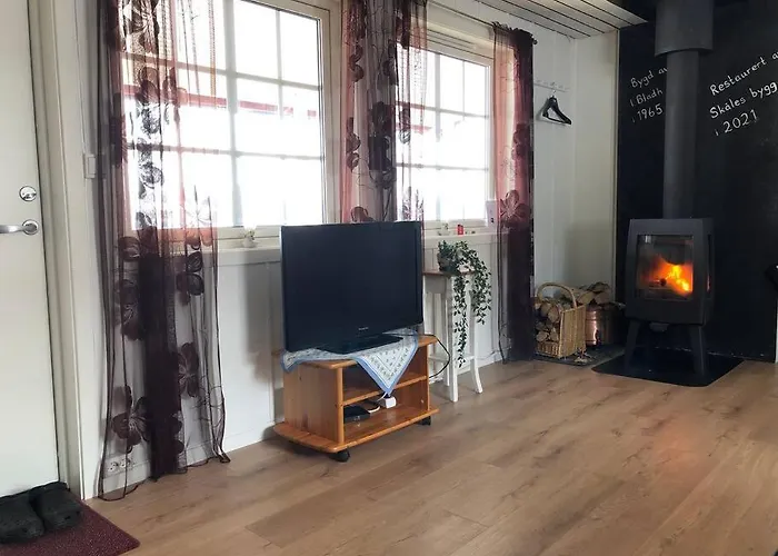 Nyrestaurert Og Koselig Ved Skjelbredvatnet. Ferienhaus *