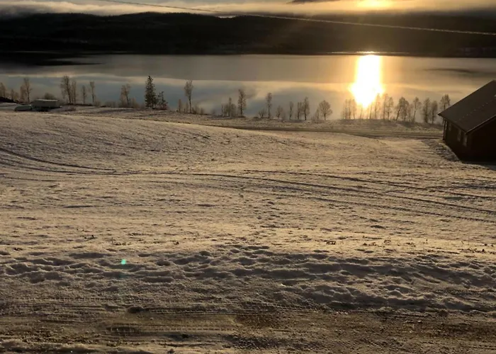 Nyrestaurert Og Koselig Ved Skjelbredvatnet. Ferienhaus
